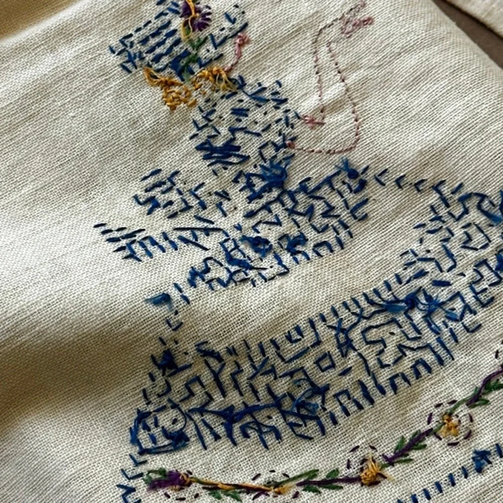 Vintage Hand Embroidered Linen Placemats Set of 4 Bonnet Girl Butterfly Cream